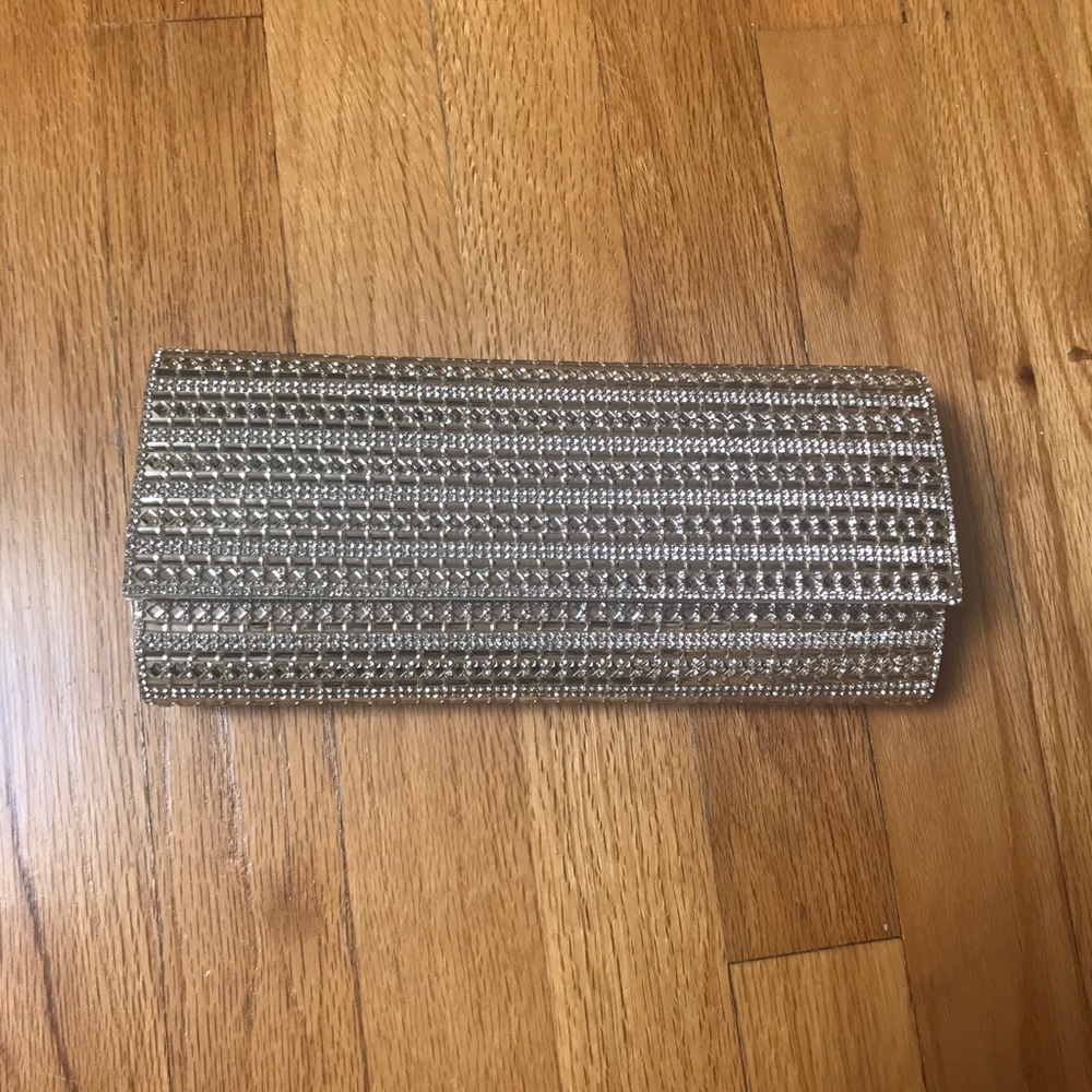 Small clutch with optional chain strap